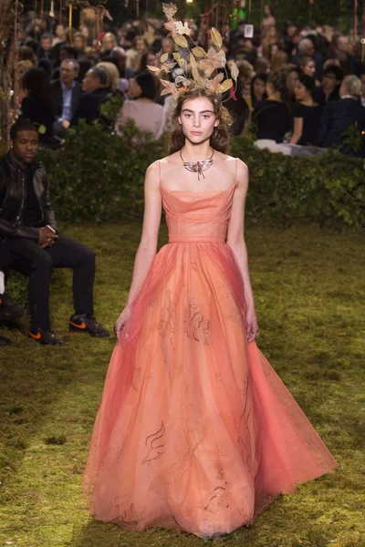 Look 37